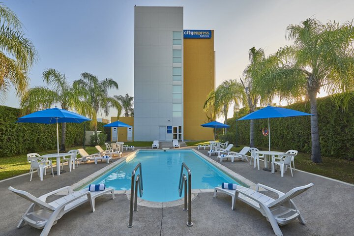 Pool Hotel