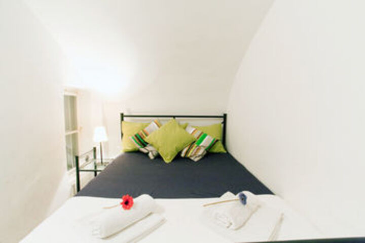 Room 12 of 25