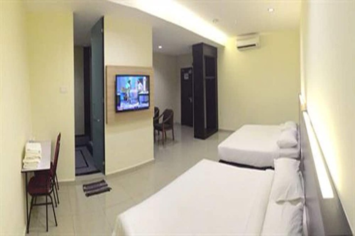 Room 10 of 62