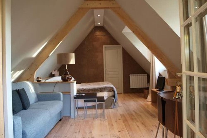 Room 4 of 62