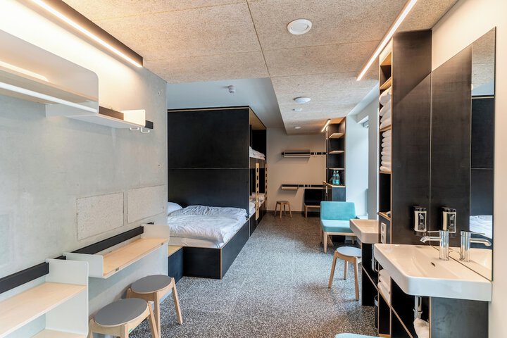 Room 52 of 93