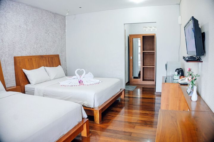 Room 8 of 25