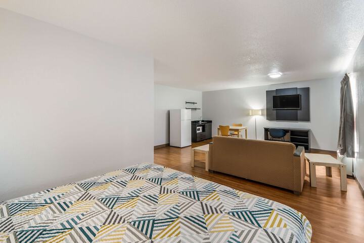 Room 13 of 28