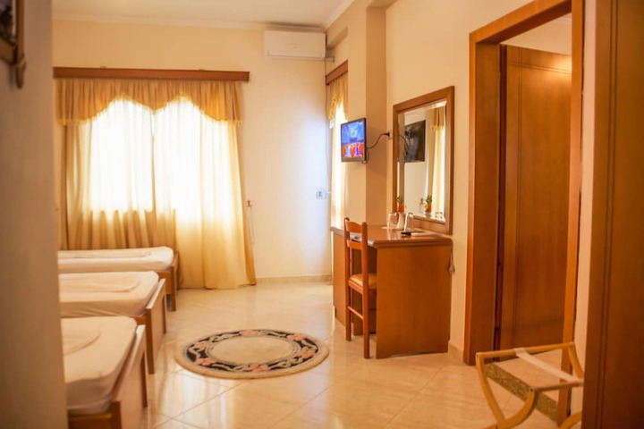 Room 4 of 69