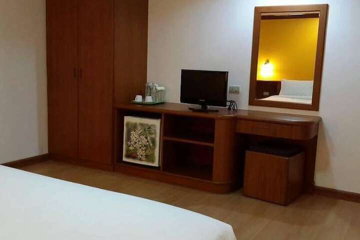 Room 8 of 22