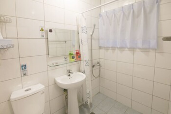 Room 5 of 35
