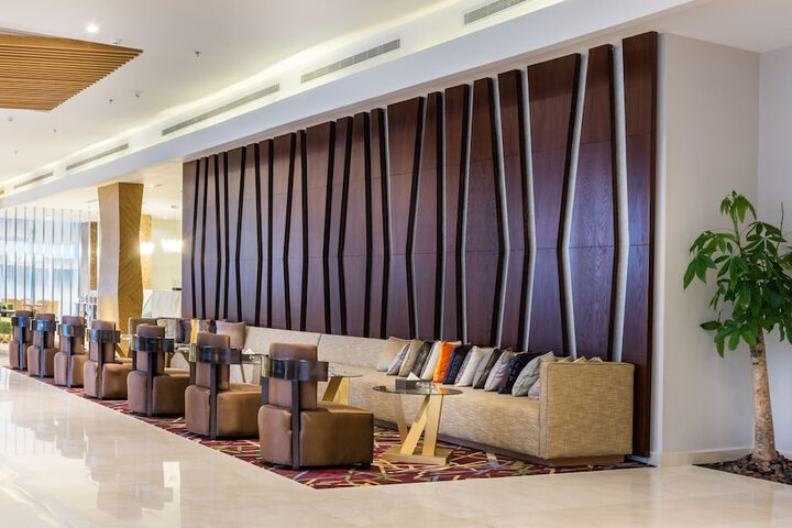 Hotel Interior 16 of 124