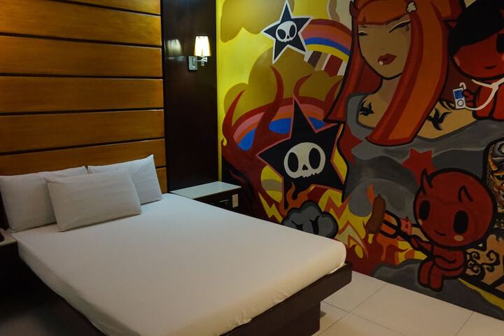 Room 13 of 27