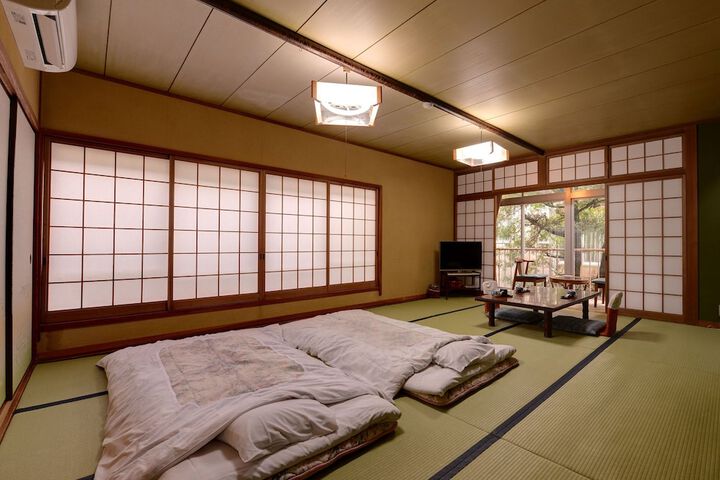 Room 13 of 54