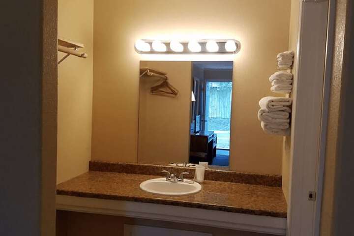 Deluxe Room 2 Double Beds Kitchenette Ground Floor (6 of 24)
