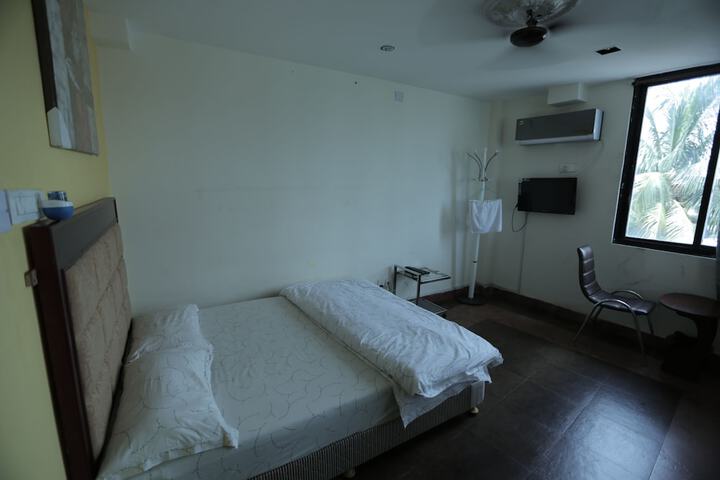 Room 15 of 65