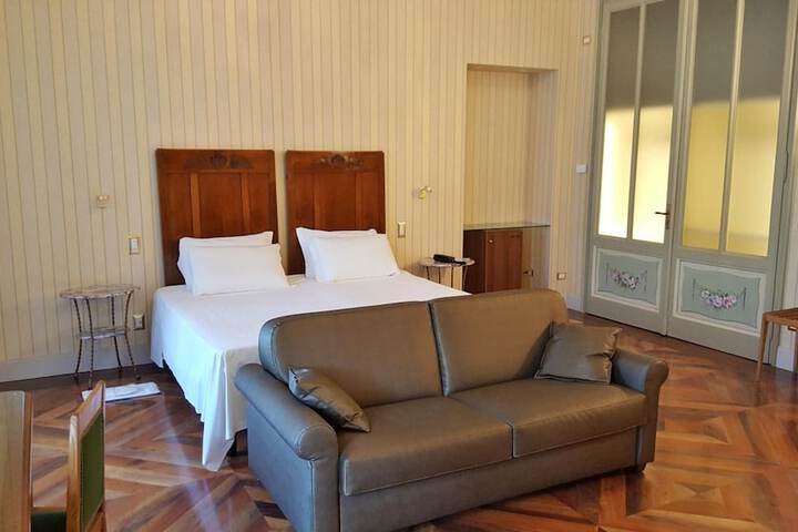 Room 19 of 38