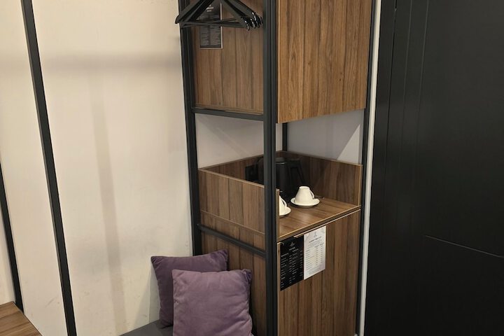 Room 19 of 49
