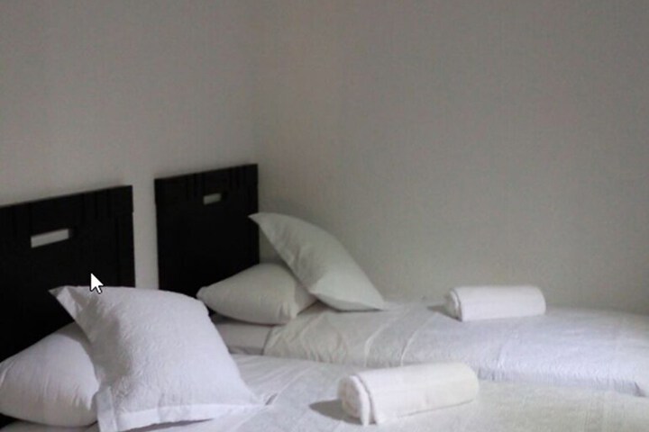 Room 12 of 48