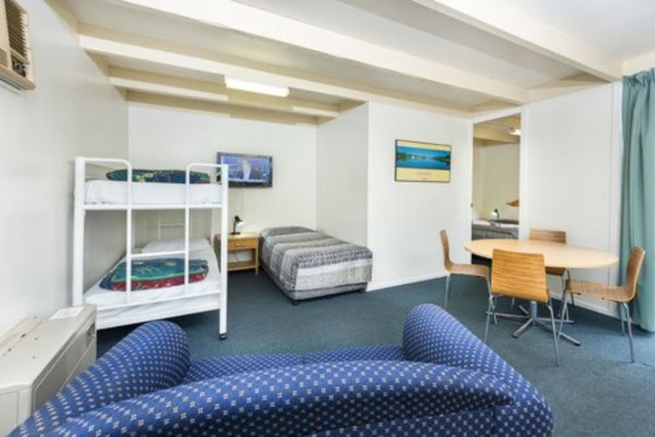 Room 11 of 37