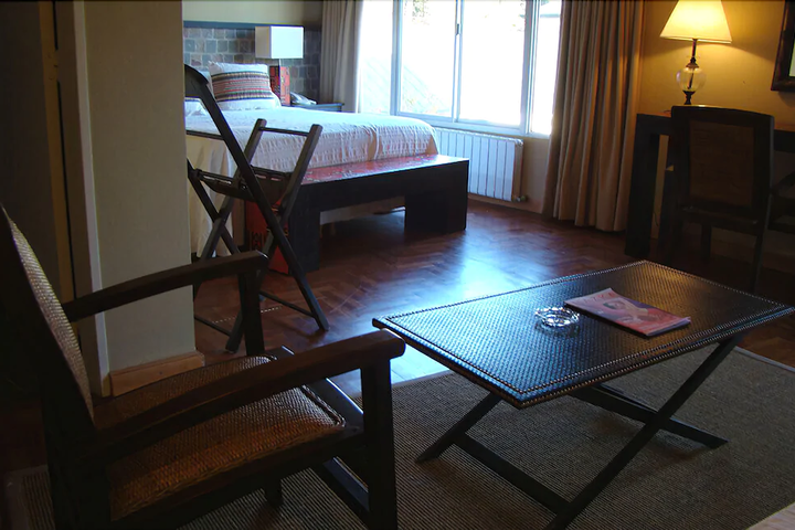 Room 6 of 7