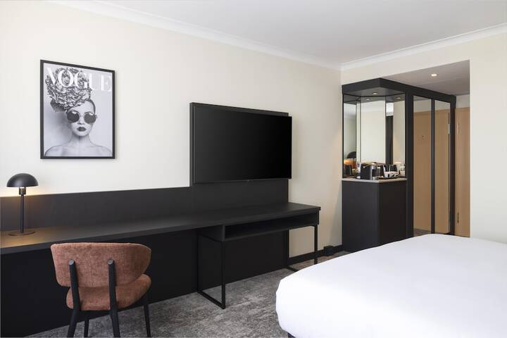Room 7 of 83