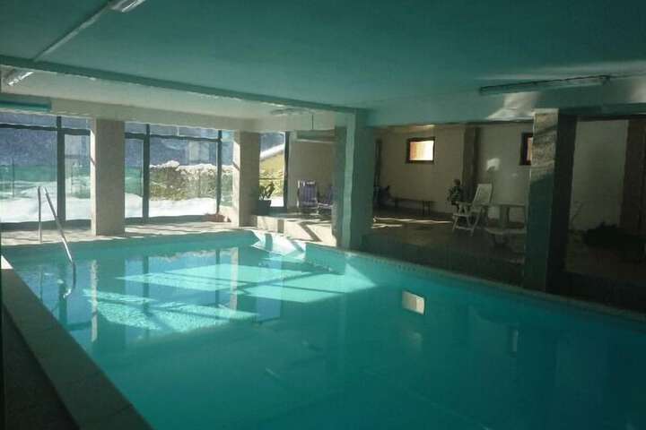 Pool 11 of 32