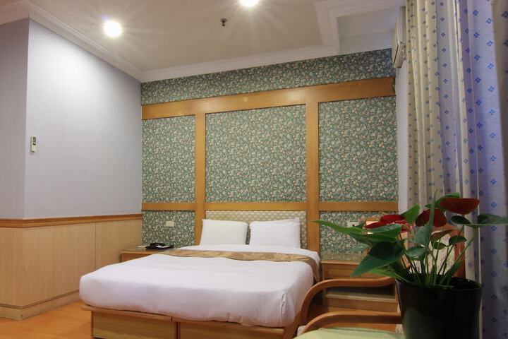 Room 43 of 122