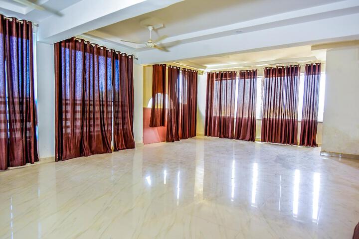 Room 1 of 6