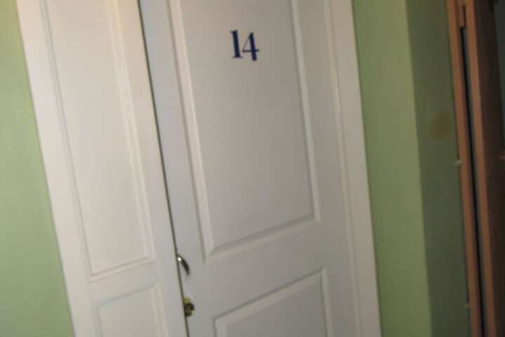 Room 10 of 31