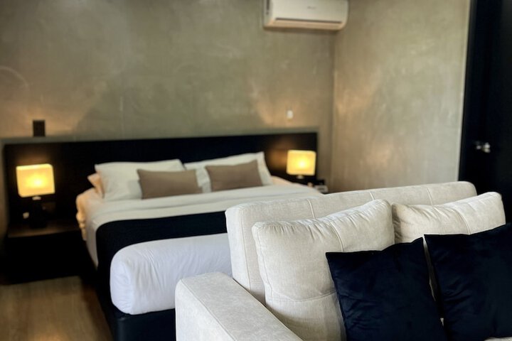 Room 10 of 20
