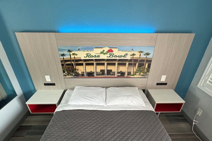 1 Queen Bed (28 of 44)