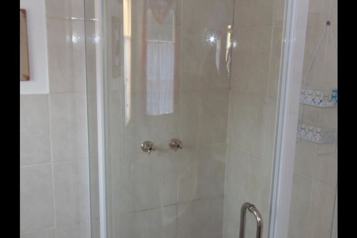 Room 4 of 10