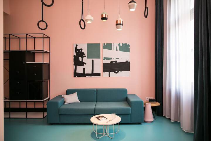 Room 27 of 112