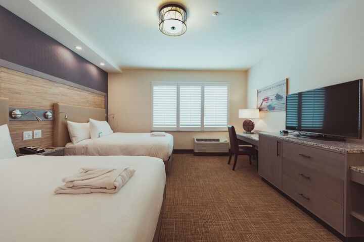 1 Queen Bed (21 of 25)