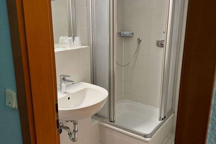 Room 16 of 20