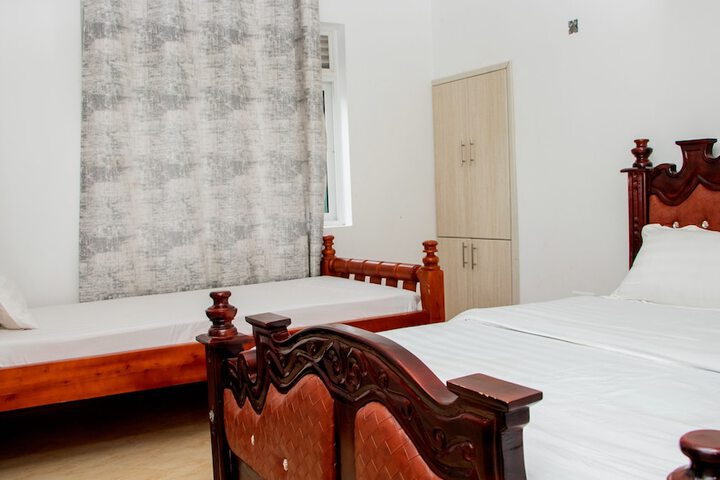 Room 14 of 22