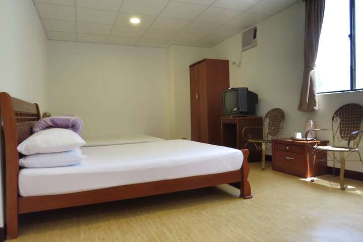 Room 4 of 35