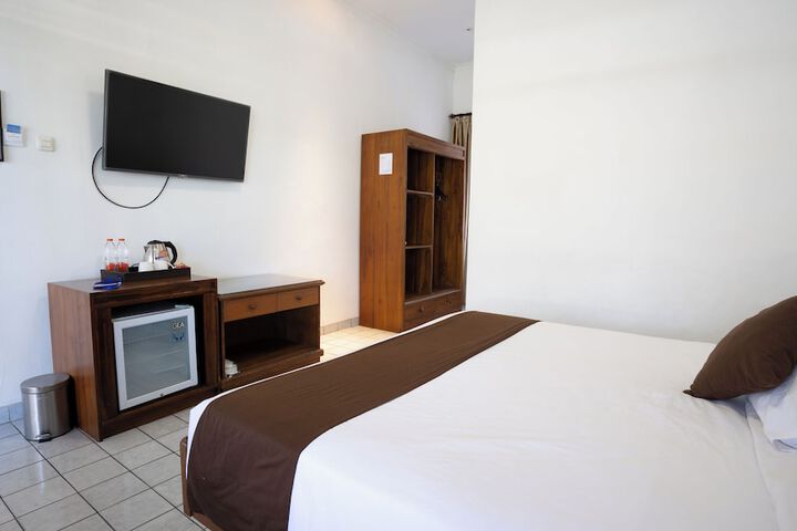 Room 10 of 80