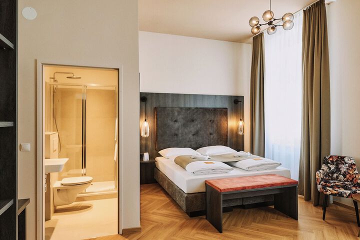 Room 5 of 39