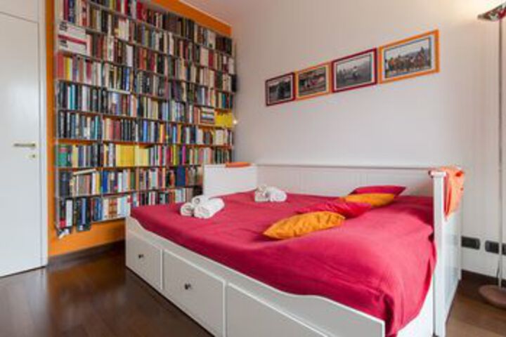 Room 9 of 27