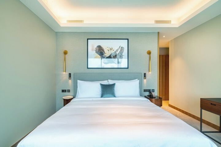 Room 25 of 53