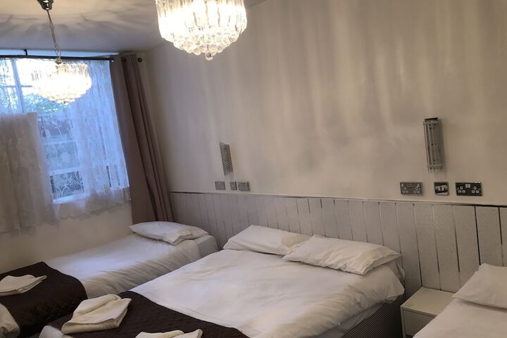 Room 5 of 66