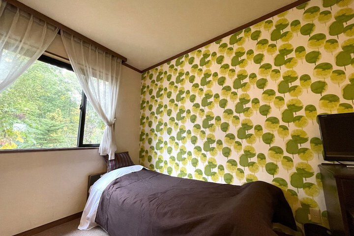 Room 14 of 40