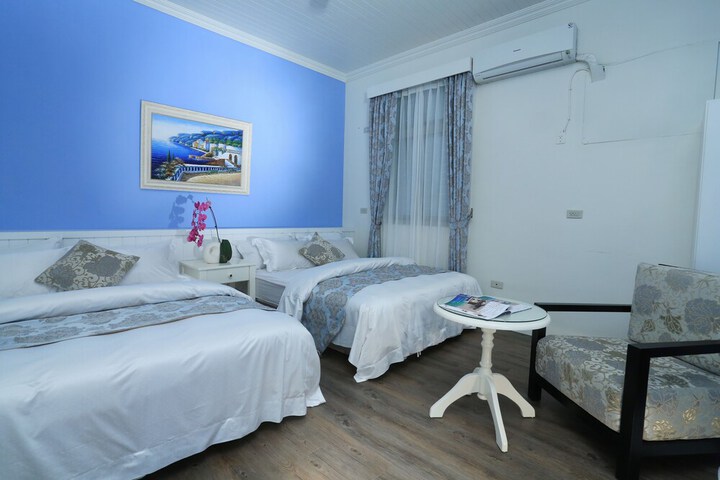 Room 6 of 24