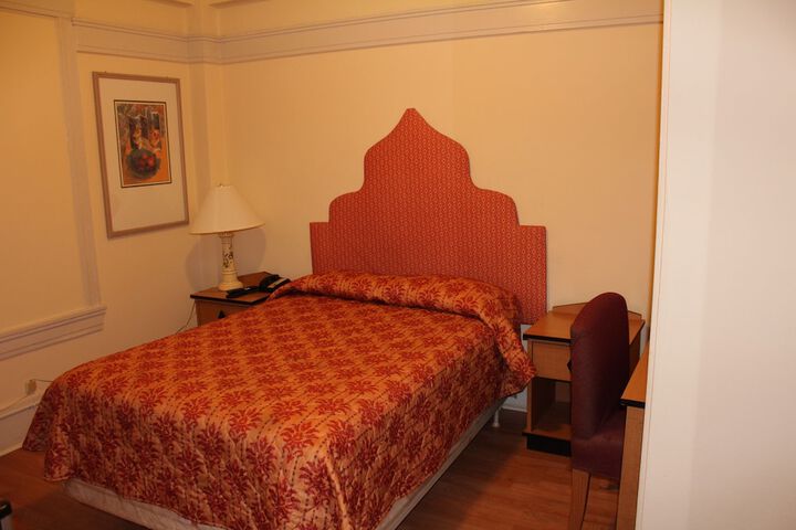 Room 15 of 22