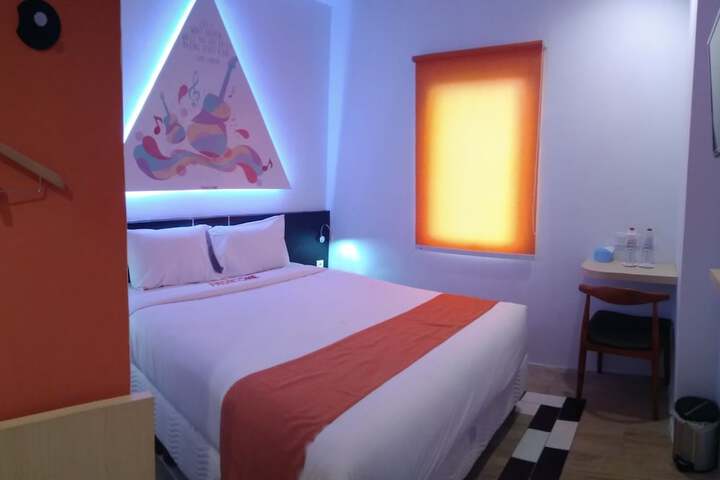 Room 14 of 22
