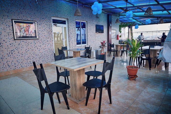 Dining 10 of 11