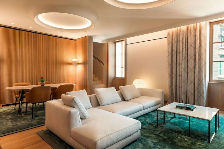 Room 16 of 60