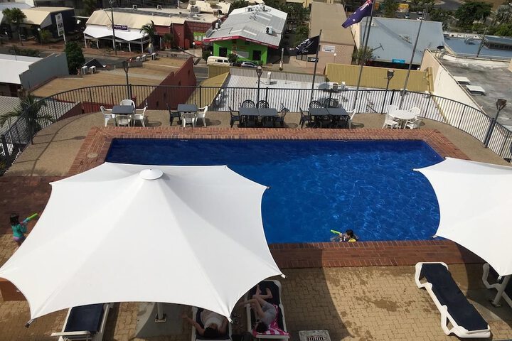 Pool 34 of 52