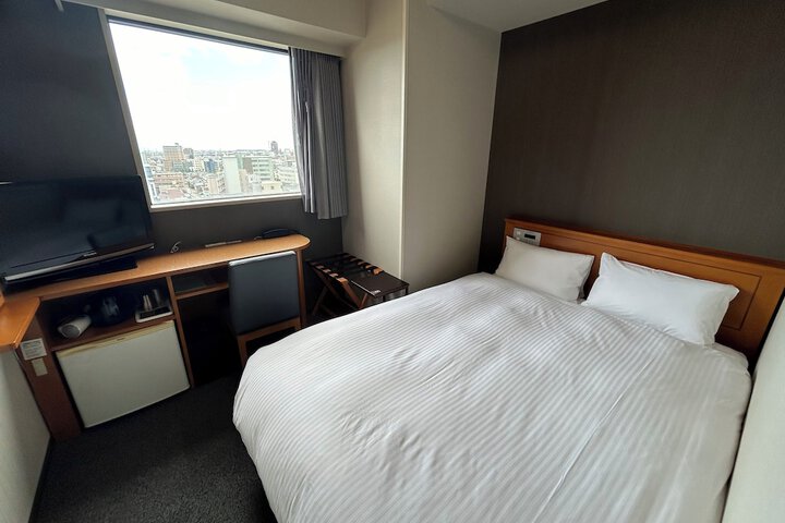 Room 17 of 35