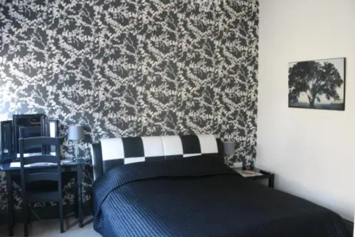 Room 4 of 14