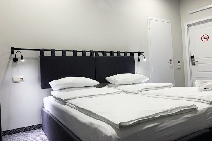 Room 8 of 11