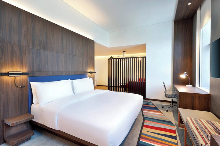 Room 12 of 41