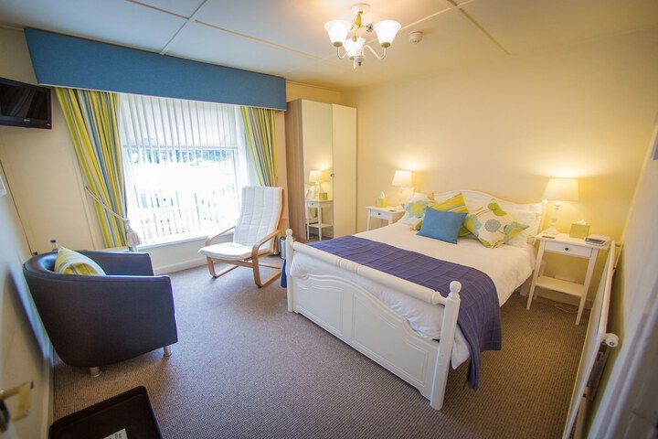 Room 8 of 14